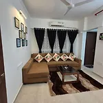 Sky View Apartment Near Nesco